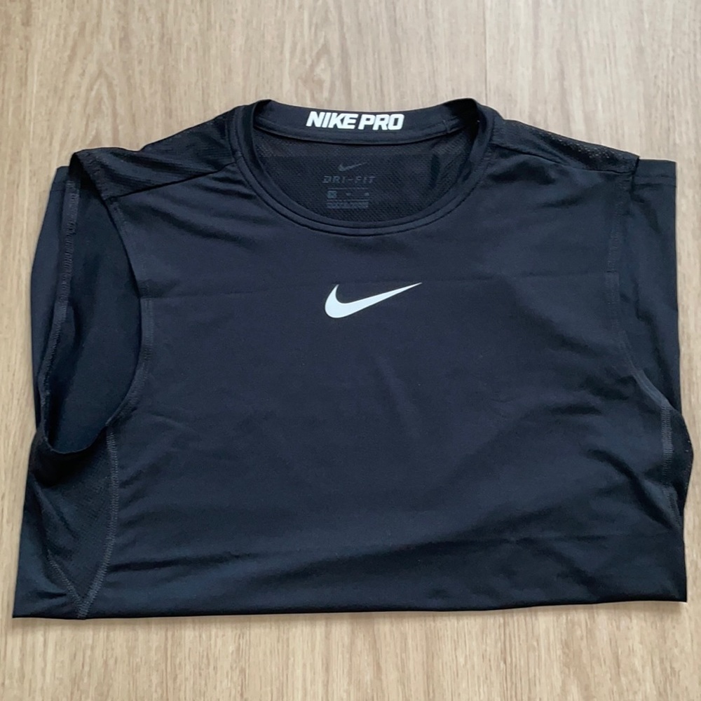 Men’s Nike Pro DriFit Workout Tank, Size Medium